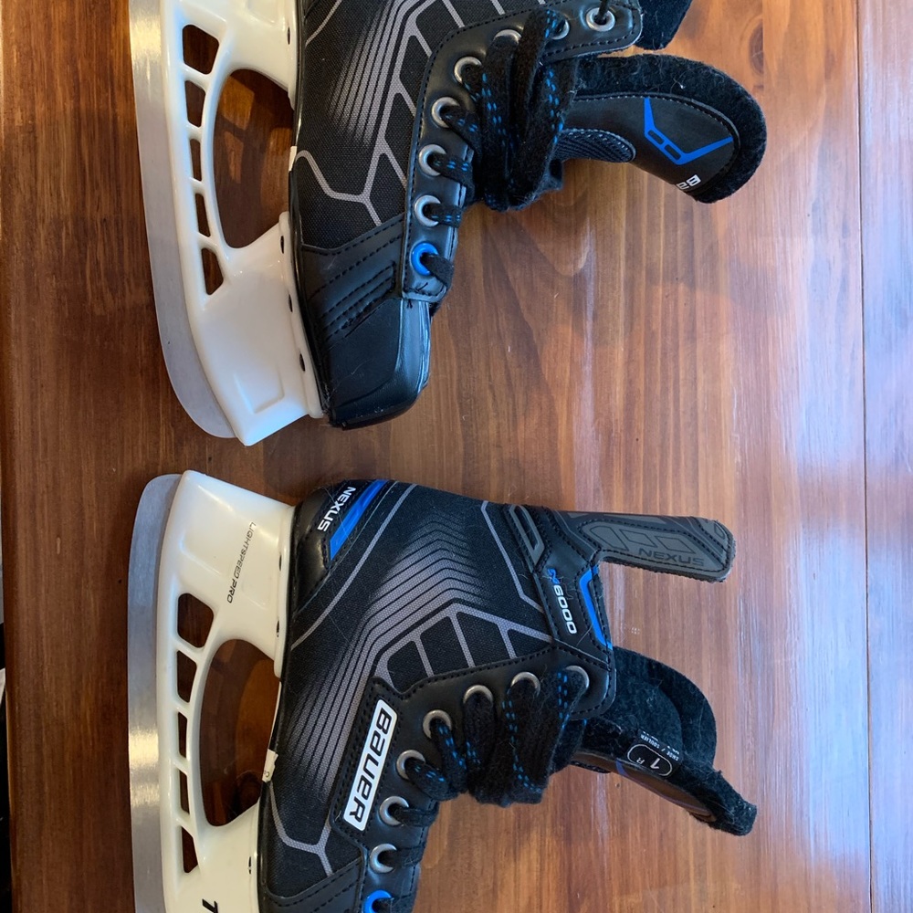 Bauer Nexus N6000 youth hockey skates
